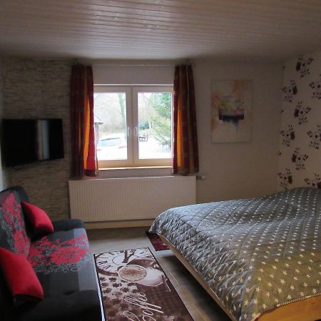 Ferienapartments Am Dorfplatz Langscheid  Экстерьер фото