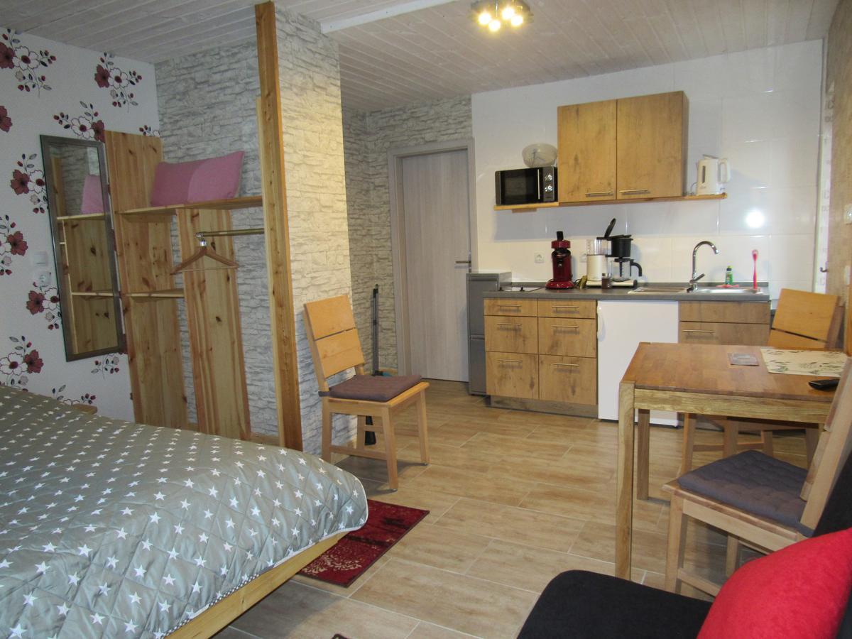 Ferienapartments Am Dorfplatz Langscheid  Экстерьер фото